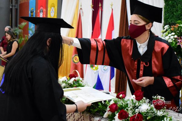 graduaciona-isede-unae-2020-761be256a6-5d87-5a47-2247-c4217c7c5dfc52A62421-6EC5-61D0-FE02-8E5213488FDD.jpg