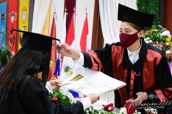 graduaciona-isede-unae-2020-83e0ad2d2b-df73-a9bf-178b-ba3e4a8c377f84AB036C-8A82-088C-630A-65559088B5D6.jpg