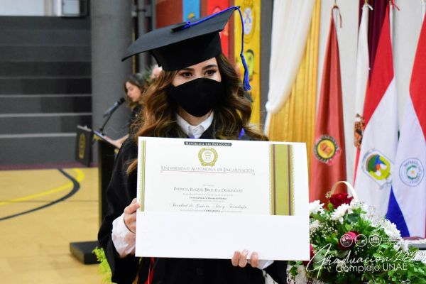 graduaciona-isede-unae-2020-907010090f-69cf-653e-eb8f-21b11431899a7FE6F59B-9B32-CADE-41C0-5EE7C9CAF9E8.jpg