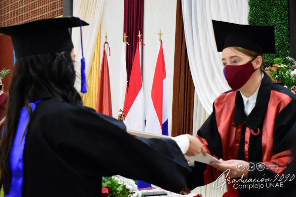 graduaciona-isede-unae-2020-91501918c9-78d4-027a-51fb-e1310cff9b6b6EAB91D6-B5C0-9890-D467-0BAE8D3B3E89.jpg