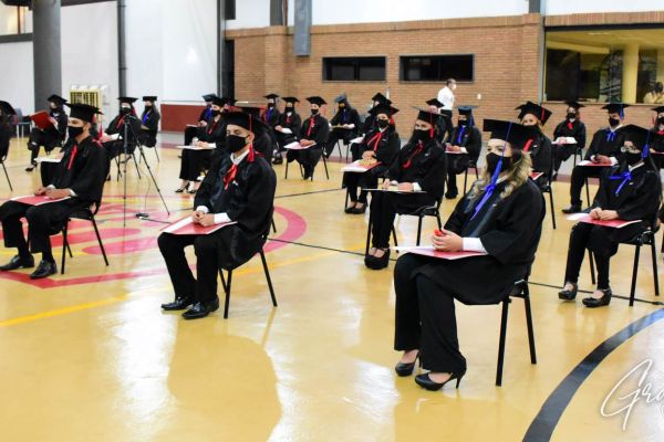 graduaciona-isede-unae-2020-952941b310-7255-c61d-5482-3860448f0c449467DFE2-5603-6415-0A5F-038B6FD35F1D.jpg