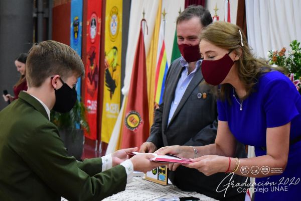 graduaci╟№n-colegio-divina-esperanza-unae-2020-1025b8d6fe3-b098-e50b-2152-abc07fd0008488E1D418-AC66-1171-C672-22F3EEFF36EE.jpg