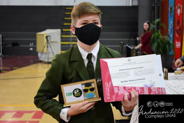 graduaci╟№n-colegio-divina-esperanza-unae-2020-10419ae71e2-c92f-cb87-7cdd-184fb2fe3fee370650C8-26AC-4B5C-8CD2-EDD853EFDC08.jpg
