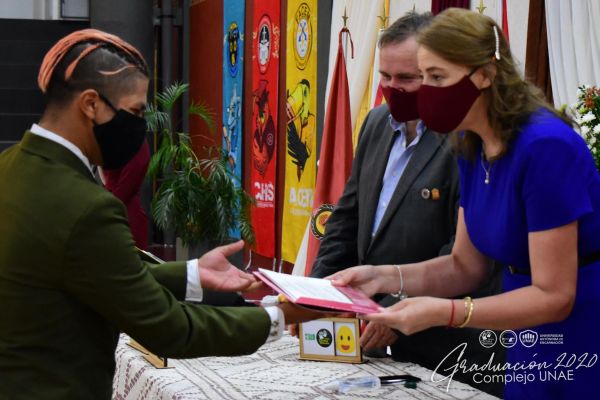 graduaci╟№n-colegio-divina-esperanza-unae-2020-1147de9ada0-05e2-7977-d8f7-ba296e998e045FB23DBF-AC18-7219-FE9C-452688AD9A88.jpg