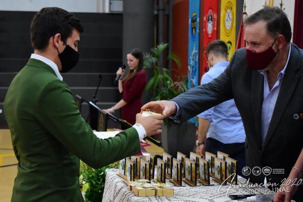 graduaci╟№n-colegio-divina-esperanza-unae-2020-60df09108e-9b26-a1ab-14b6-b03bde5bbf00AC9A144B-E012-971E-D886-1842098DB614.jpg