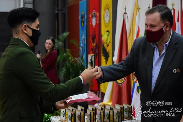 graduaci╟№n-colegio-divina-esperanza-unae-2020-793ada3efd-c18f-5e0d-3676-5431a8aa29824B0DD366-96F1-E993-C31A-3AF535374CDE.jpg