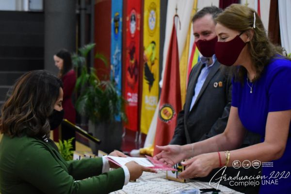 graduaci╟№n-colegio-divina-esperanza-unae-2020-96866e6c2e-b3ad-4d8d-ea32-b5a7b7e27cad1F87DF2B-CC1B-3589-0F3E-959E46CBBCEC.jpg