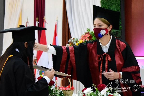 graduaci╟№n-unae-2020-194368c1c1-6d26-dbbc-7aee-80e4477023afD32CC050-ACB6-1EEF-372C-9BBBC0A2E1B0.jpg