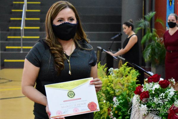 graduaci╟№n-unae-2020-28b0eb30bb-8eef-acae-fecd-480b4d23b7ccC6D270DA-58E1-71D6-336E-FA0D0808B33C.jpg