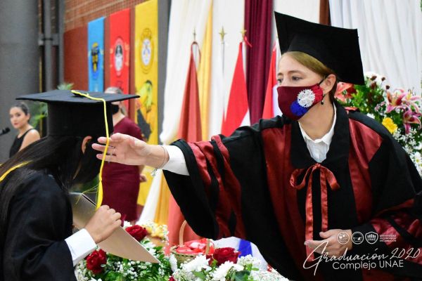 graduaci╟№n-unae-2020-31c66fcf3b-c3f5-7768-b31f-623f5532fb755910E5F0-0000-1760-04FC-A45736E72121.jpg
