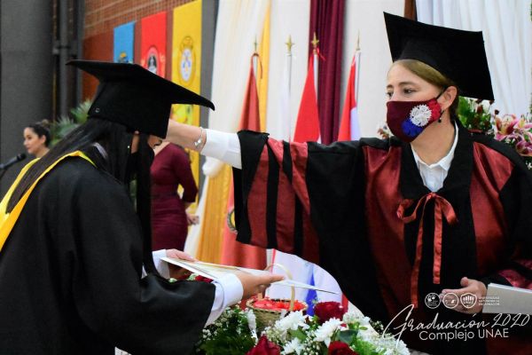 graduaci╟№n-unae-2020-38829a97d6-f232-eb35-55de-84b1329a9bdd9DE5099F-2346-2D03-C732-46F9B4E8CCDF.jpg