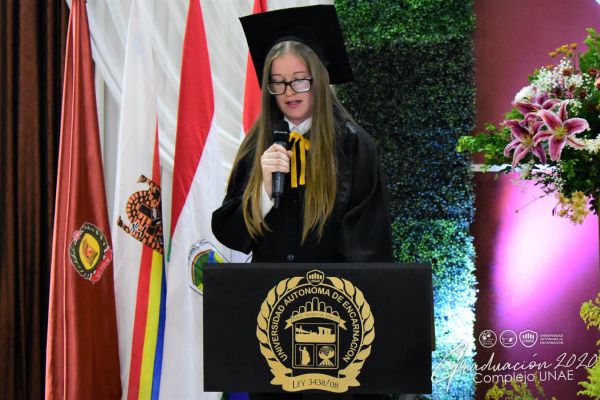 graduaci╟№n-unae-2020-465c5785b1-5f49-a2ff-5585-c1c288c6a3ac83126867-5C5C-915D-0E49-C0670D467C06.jpg