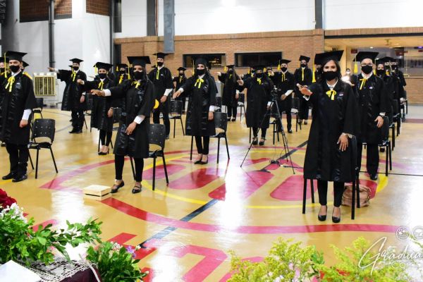 graduaci╟№n-unae-2020-484d11b460-5388-6fa4-3351-e17657d5d4d7E4CAA27A-0A31-68D1-45A0-EE37A2E9DF39.jpg