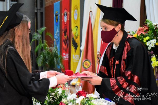 graduaci╟№n-unae-2020-4919fe0fcf-5080-c328-96f6-e9c290242eec29486F81-18F1-D5F5-6F68-1ED4BC54A6EE.jpg