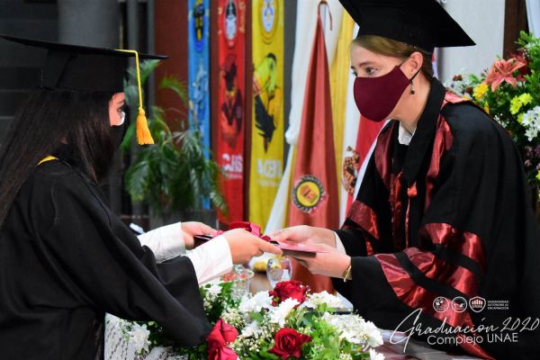 graduaci╟№n-unae-2020-50ee03acfd-2de2-d01a-9b54-214a3988b6097D857A0C-5C2B-0D6A-F960-DEF8BC9186CF.jpg