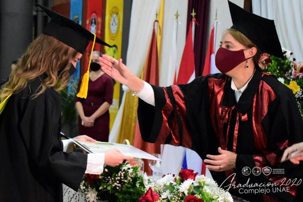 graduaci╟№n-unae-2020-582f2fa565-2338-4469-7eb4-d171e689d95352A78358-F22C-ED13-AAA0-F457C334BFC4.jpg