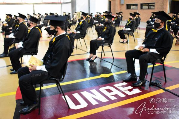 graduaci╟№n-unae-2020-6137d9af9-a036-dd02-cbab-626b86bda6c8CAF8E5E2-044C-BB84-3306-A046BCBB4650.jpg