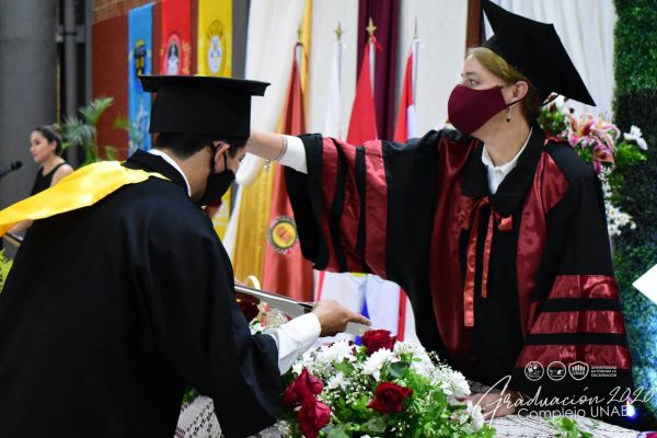 graduaci╟№n-unae-2020-68128eb2d7-9802-58a9-2fd9-9e4e75b370bc63B89992-E6DB-2626-0284-E9A66661FE01.jpg