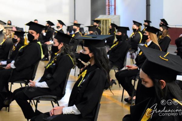 graduaci╟№n-unae-2020-759fc96f8-7340-491f-87b7-51d100ec3d197D98C6CC-EAA5-C756-6DE7-97EE541F96D5.jpg