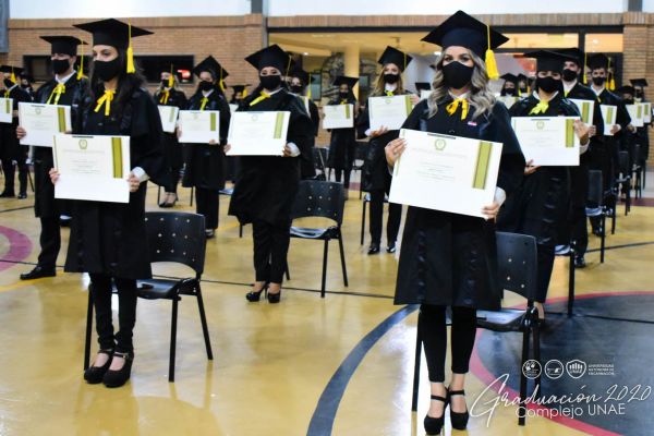 graduaci╟№n-unae-2020-787de4749c-6639-2276-d246-baf8a20bf3829DB41372-81D0-5373-0900-C146FF51C609.jpg