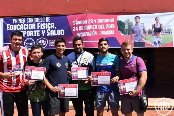 entrega-de-certificados-i-congreso-de-educ-fisica-deporte-y-salud-9595DFD58-72C2-6F22-BCC1-77A2C0B1EA85.jpg