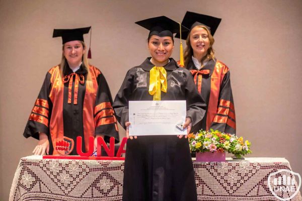 graduacion-cde-5287355782-803f-ea72-e1ba-fe90c49a3d3dC58F16BC-4300-9ACF-3E4B-EDC04CFB5171.jpg