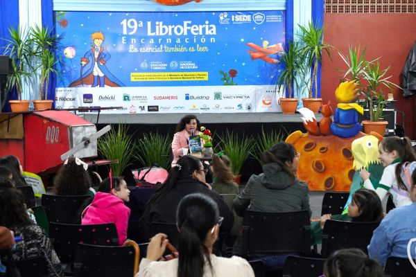 día-02-libroferia-2023-19-unae-20235C88FC6F-D67B-2DD0-58C6-1F03C3ED302C.jpg