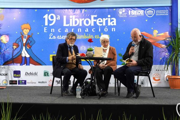 día-02-libroferia-2023-28-unae-20230D50CFFF-CB55-AFB3-6C3A-06DB6210E3D8.jpg