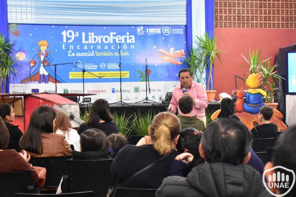 día-03-libroferia-2023-17-unae-20238B80D675-3514-2E9A-861E-033A16248BF6.jpg