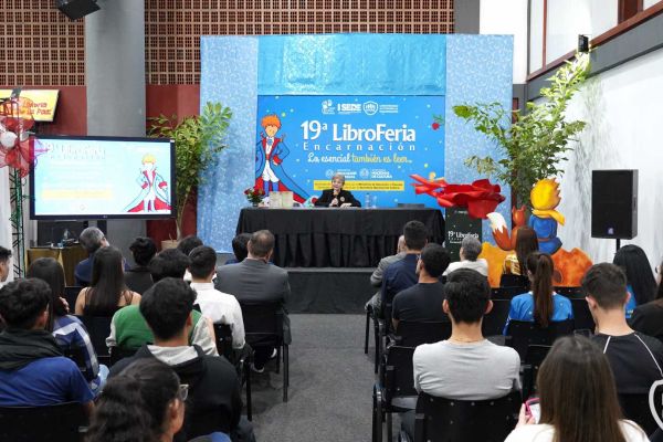 día-1-libroferia-2023-31-unae-2023161AE427-3C64-2687-AE9C-75BF21074610.jpg