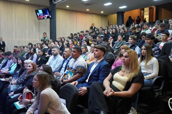 juventud-de-fronteras-1327725C34-6235-8A3F-E38F-EDD0EE722782.jpg