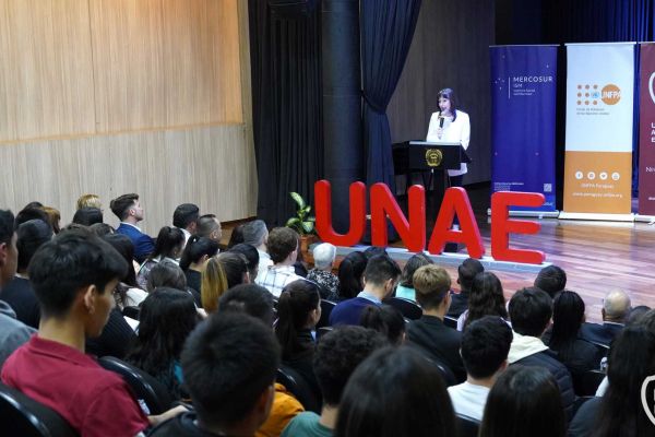 juventud-de-fronteras-21CC2DA3ED-350A-4EE0-81D4-947EB5397BD4.jpg