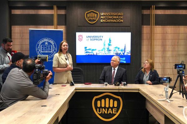 23-11-13-convenio-con-la-university-of-sopron-4-unae-20244D76DD24-3D96-7525-9F09-D3ACADDB5D63.jpg