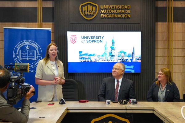 23-11-13-convenio-con-la-university-of-sopron-5-unae-20249E15BFE2-D98A-D338-A418-D6B6F2DB056B.jpg