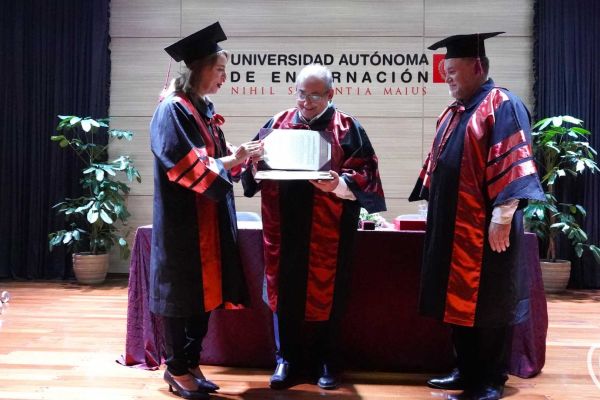 doctor-honoris-causa-34C602471C-B9C1-6C22-EDA9-F980ED6A5BCD.jpg