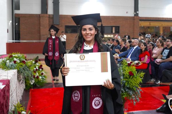 graduacion-310-unae-2024E6EE7141-F3DD-B319-ABB7-DE700D4A02E5.jpg