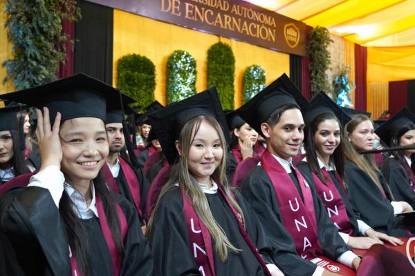 graduacion-424-unae-20245B473613-D14B-3A04-84B8-B19ACF15995A.jpg