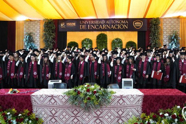 graduacion-425-unae-20240B80FAA4-6DF6-E322-C5BF-DC0538EDE61C.jpg