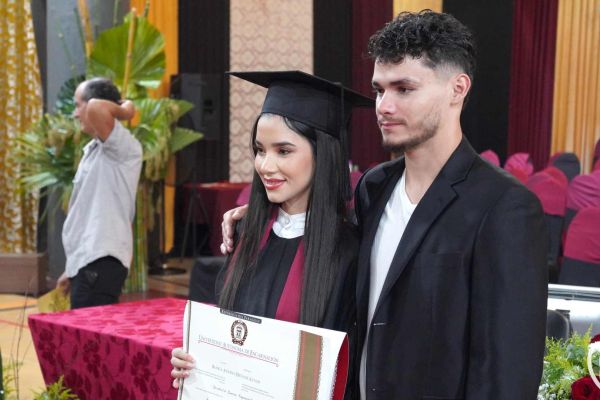 graduacion-457-unae-20242A94CEBE-B86E-15E1-A821-258AD8369CDF.jpg