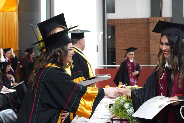 graduacion-645-unae-20242A9F631E-FDBC-12C8-80BA-92983092599E.jpg