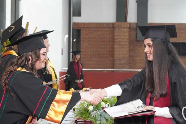 graduacion-663-unae-202426BCF338-E30C-01BE-6626-71E8C8CDBA00.jpg