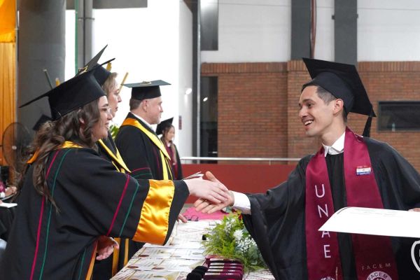 graduacion-690-unae-2024468BC805-418D-FD0A-4F6F-828A72037F5F.jpg