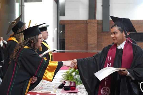 graduacion-72-unae-2024F4C23F8D-462F-32FB-9C6C-9D02A5774FDA.jpg