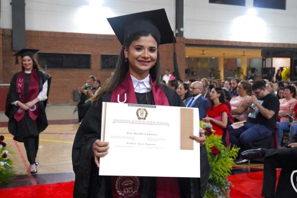 graduacion-725-unae-20244572A2A4-F4D3-FFDE-B21C-993BBFF5EF99.jpg
