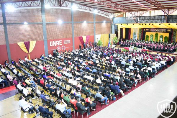 graducion-1-unae-202442206E4B-156E-377B-2369-B045229C606F.jpg