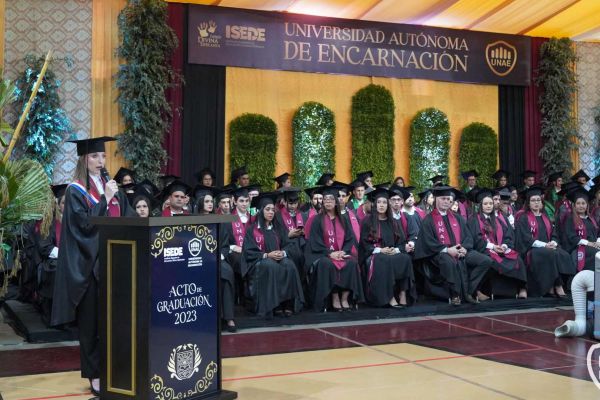 graducion-104-unae-202403E0B153-5B1D-4E9A-F786-DCFD4789E829.jpg