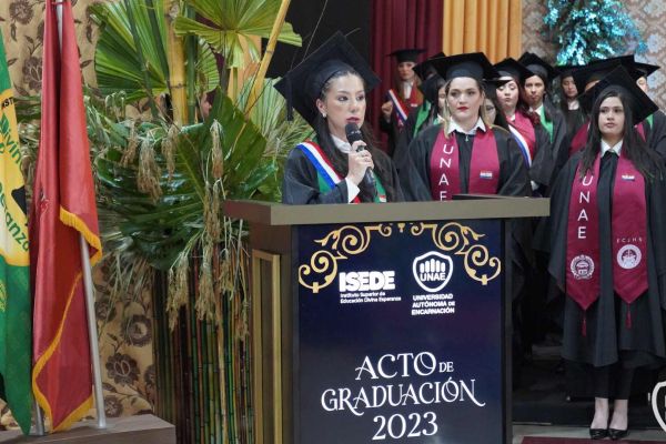 graducion-107-unae-2024B6F1AEAE-B0F9-E295-CE62-743291AAEEB6.jpg