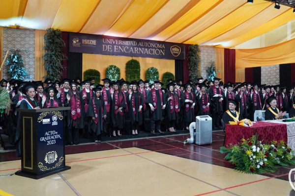 graducion-108-unae-2024D1AEA487-9B75-A477-CB38-FE525F3B25D4.jpg