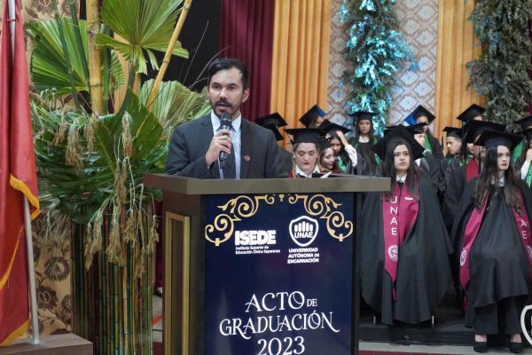 graducion-109-unae-2024D8559260-F324-EF35-BF24-6AD5B0A54909.jpg