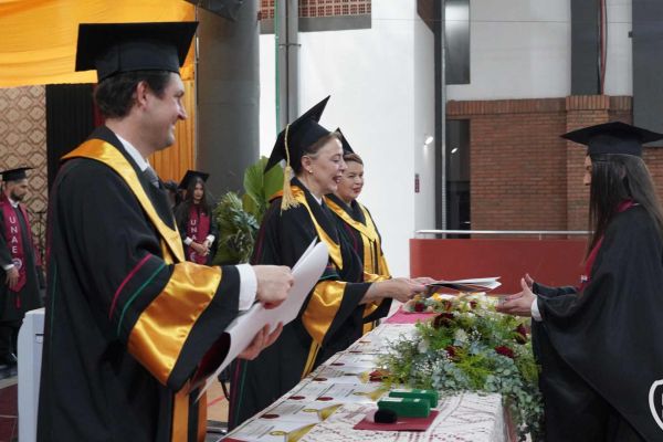 graducion-118-unae-20247107067E-8D2A-1A3A-A5C3-FC4FA8A6D7A9.jpg